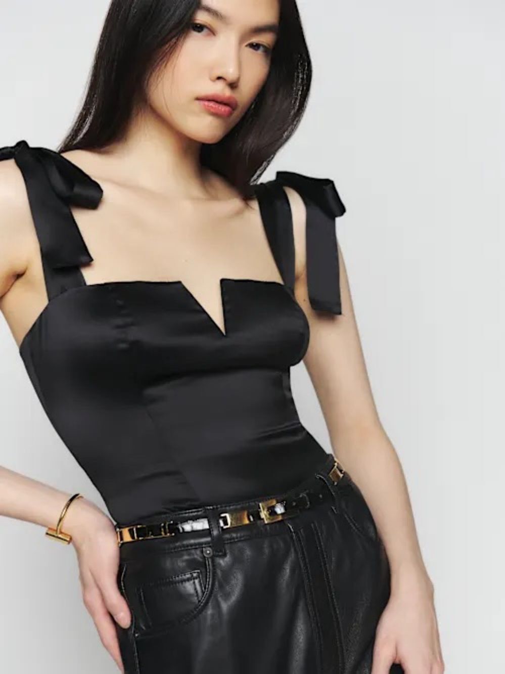 Black Tie-Shoulder Square-Neck Camisole Size Approximate SM Pit To Pit 17”